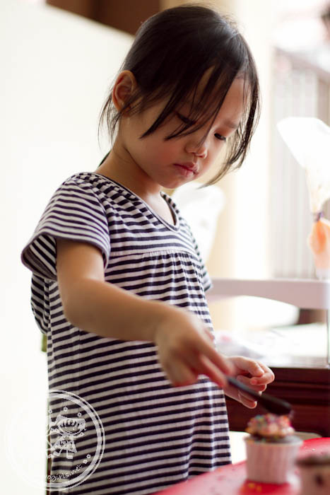 Zaria's turn to have a go